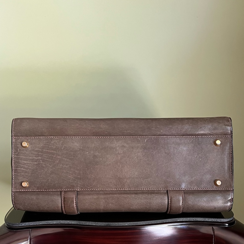 Locking Travel Handbag, Leather Satchel with Original Key, Authentic Vintage - Picture 15 of 16